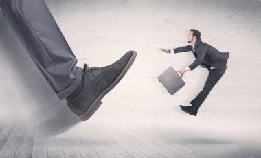 Koca ayak yangın küçük iş adamı