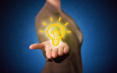 Satıcının elinde parlak bir fikir var.