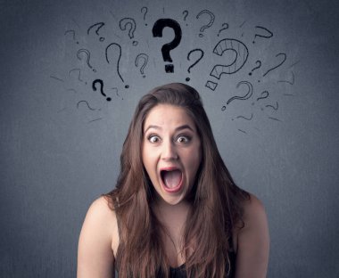 komik yüz ifadesi ile kız