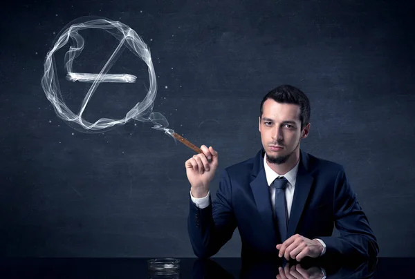 Businessman smoking cigarette. — Stock Photo, Image