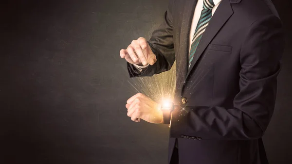 Businessman wearing smartwatch. — Stock Photo, Image