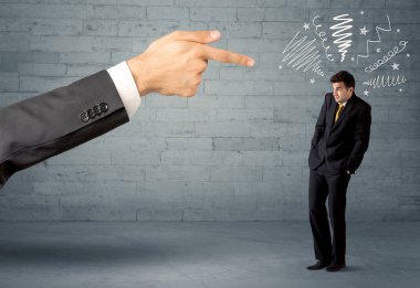 Profesyonel olmayan satıcı ateş olmak