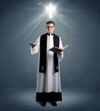 onun nimet veren genç rahip