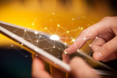 Tablet bulut kavramı ile dokunmadan parmak