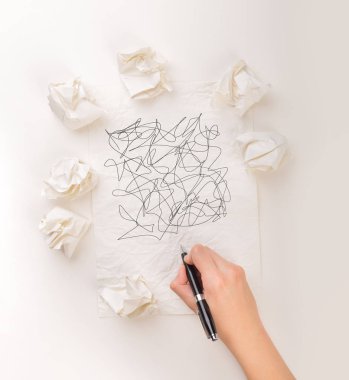 El buruşuk kağıt yazma