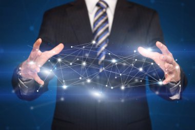 Ağ bağlantıları tutan işadamı 