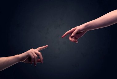 Bir el daha dokunmak üzere.