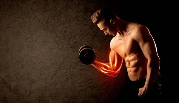 Passform bodybuilder lyfta vikt med röda muskler koncept — Stockfoto