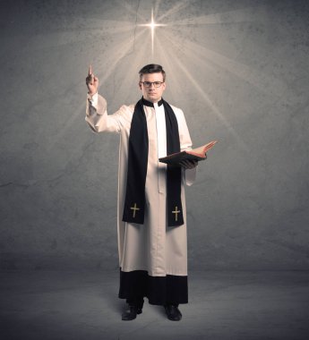 onun nimet veren genç rahip