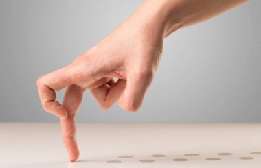 Yürüyen parmak kavramı