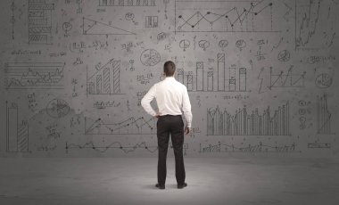 Satıcı iş çizelgeleri duvar ile