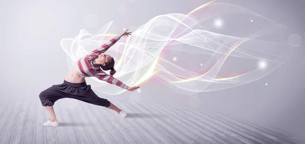 Urban breakdancer dansen met witte lijnen — Stockfoto