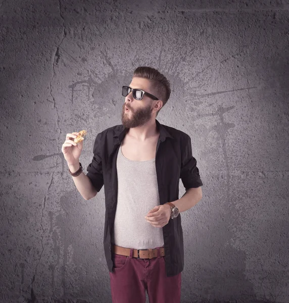 Stílusos férfi szakállal és napszemüveggel — Stock Fotó