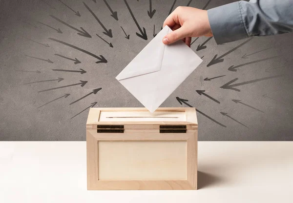 bir oy sandığı ve oyların kapat