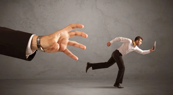 Affärsman som kör från hand — Stockfoto