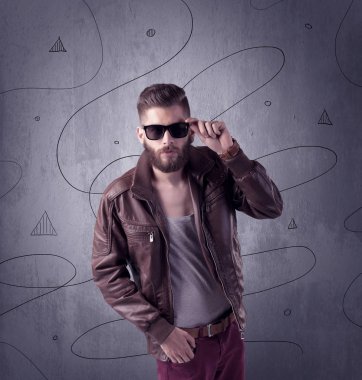 Sakallı ve klasik kameralı hippi.