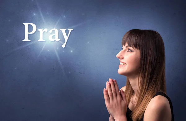Concepto de niña rezando — Foto de Stock