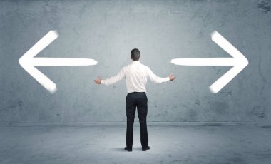 Yolu seçen kafası karışık bir iş adamı