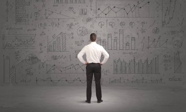 Satıcı iş çizelgeleri duvar ile