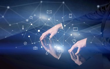 Etkileşimli tablo dokunmadan eller