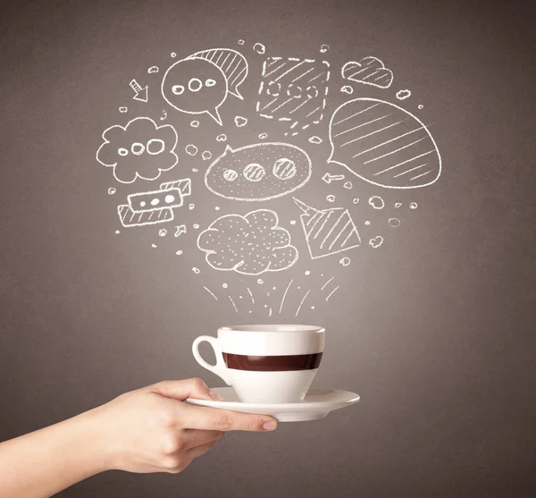 Tazza di caffè con mano femminile — Foto Stock