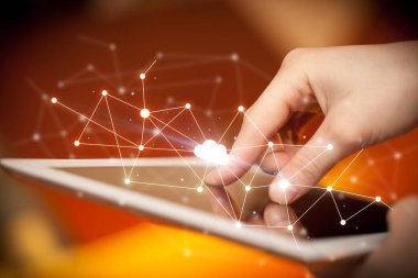 Tablet bulut kavramı ile dokunmadan parmak