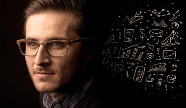 işadamı yakınındaki grafik pasta grafikler