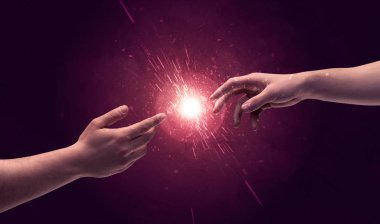 Dokunan eller uzayda ışıldar