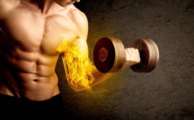 Kaslı vücut geliştirici alevli pazı konseptiyle ağırlık kaldırıyor.