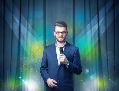 İşadamı holding mikrofon