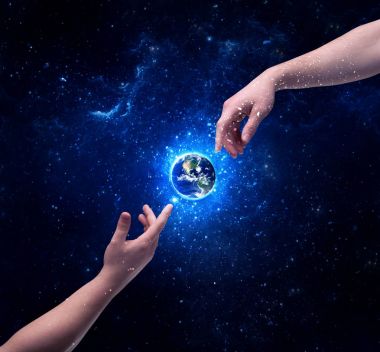 Eller uzayda Dünya 'ya dokunuyor