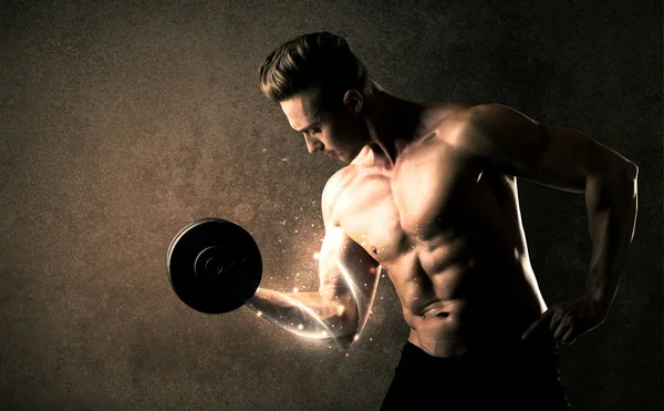 Bodybuilder tillen gewicht met energetische witte lijnen concept — Stockfoto