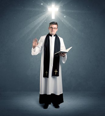 onun nimet veren genç rahip