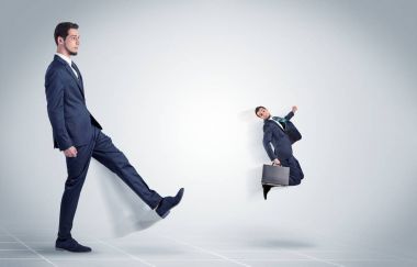 Genç işadamı patron tarafından ateş