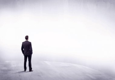 Dikiz duran iş kişi