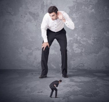 Büyük patron küçük iş arkadaşı arıyorum