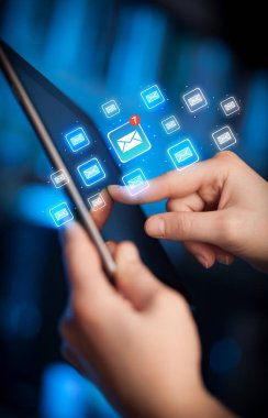 Mail ile tablet dokunmadan parmak