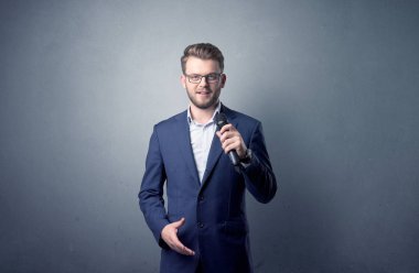 İşadamı holding mikrofon