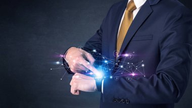 Smartwatch ağ kavramı ile.