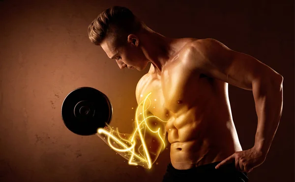 Culturistas musculares levantando peso con luces de energía en el bíceps —  Fotos de Stock