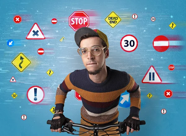 与公路代码概念时尚骑自行车的人 — 图库照片