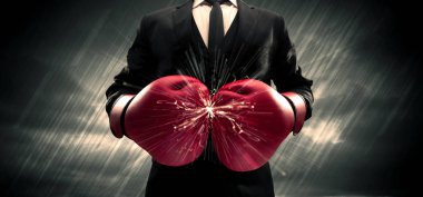 Boks eldivenleri çatışmıştı