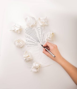 El buruşuk kağıt yazma