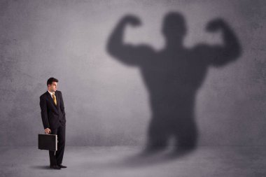 İş adamı kendi seyir güçlü gölge kavramı uygun