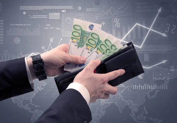 Χέρι επιχειρηματίας βγάζει ευρώ από το πορτοφόλι — Φωτογραφία Αρχείου