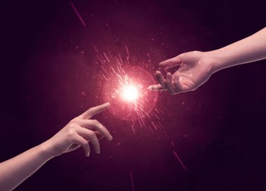 Dokunan eller uzayda ışıldar