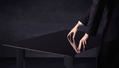 Akıllı tablo kopya alanı ile dokunmadan el yakın çekim