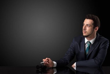 Dinlenme işadamı ve yasaktır 