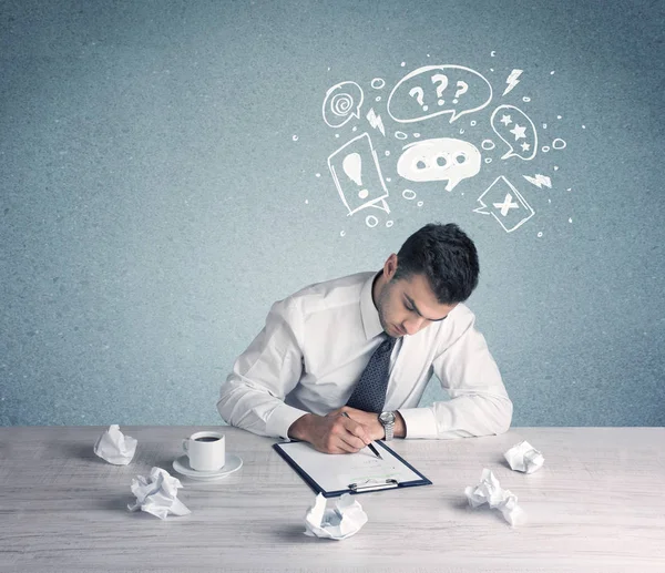 Şüpheli ve kafası karışık bir iş adamı