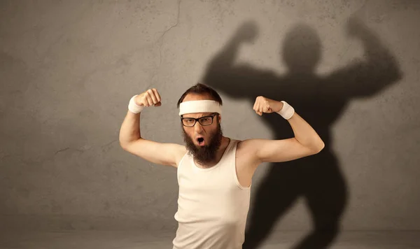 Hombre flaco con sombra musculosa — Foto de Stock